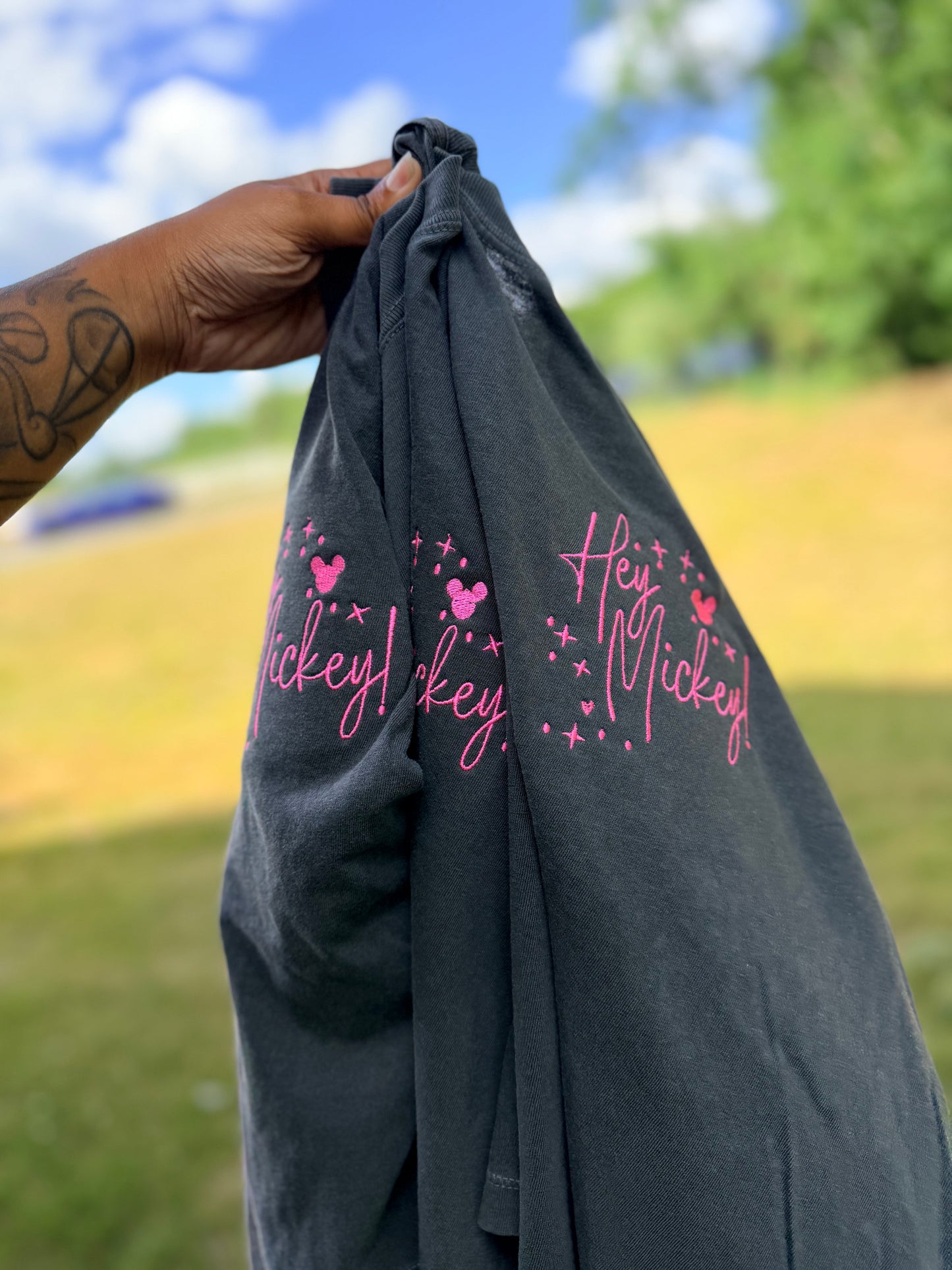 Hey M i C k E y Boxy Tee